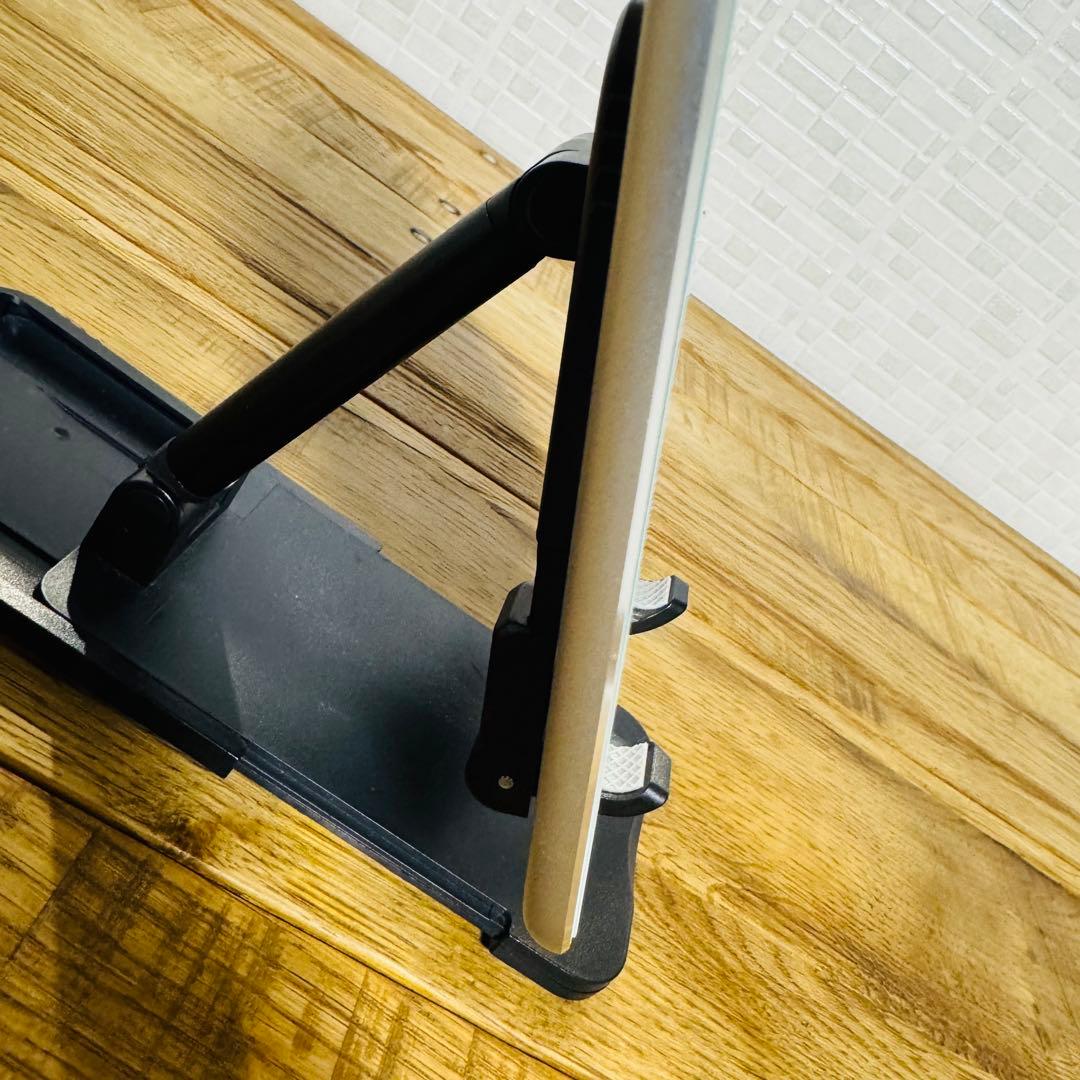 iPad mini 4（Wi-Fiモデル）128GB シルバー　本体＋ケース付き