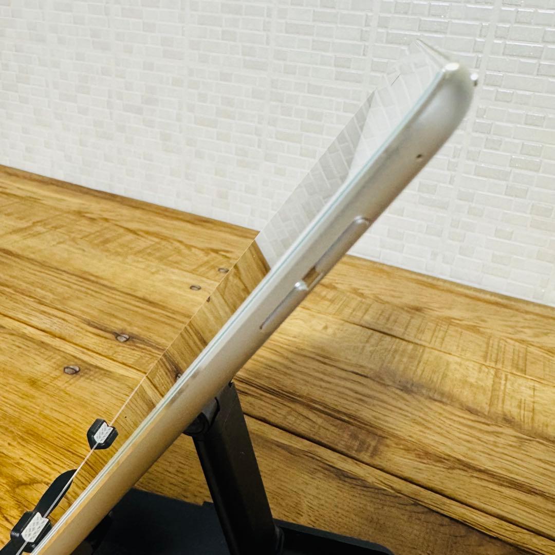 iPad mini 4（Wi-Fiモデル）128GB シルバー　本体＋ケース付き