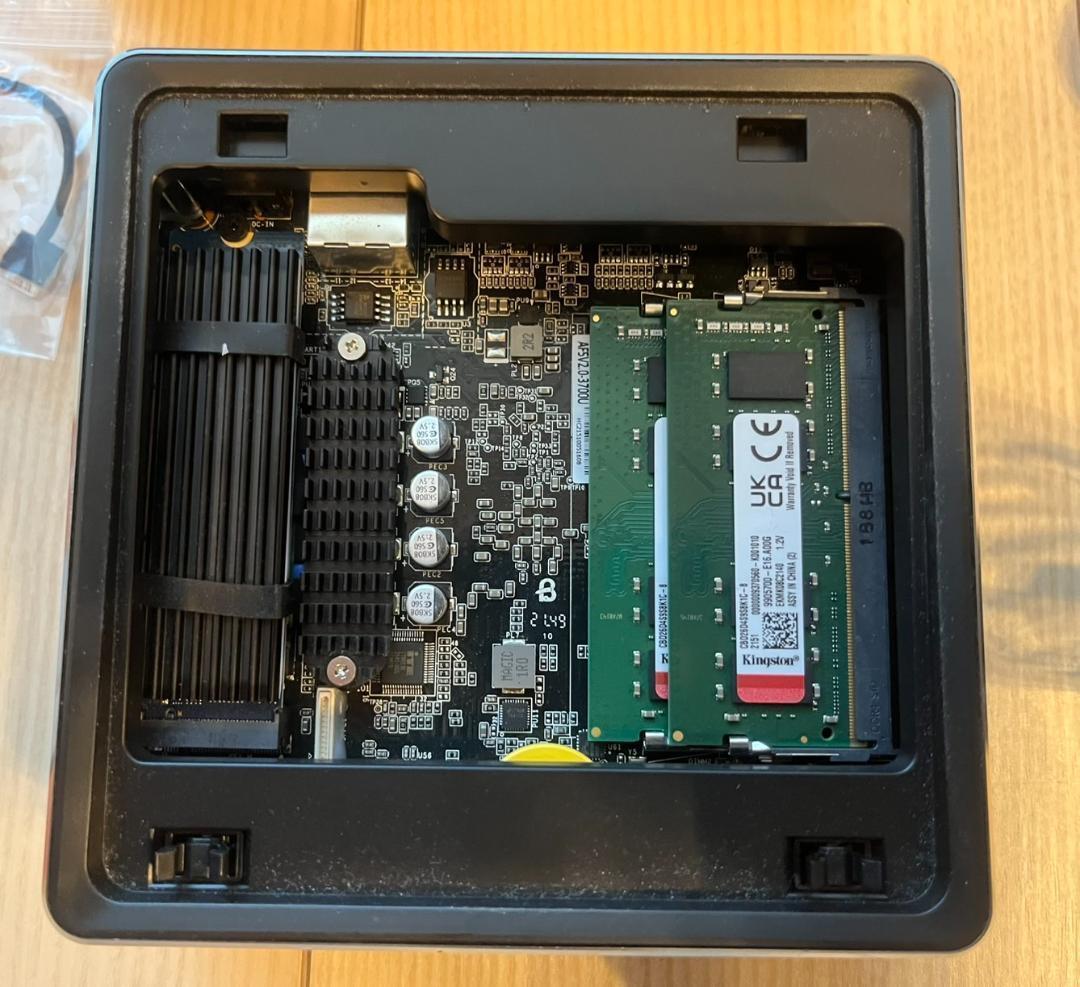 MINISFORUM UM700　RADEON Ryzen7 3750H