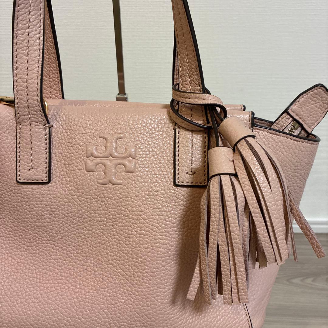 Tory Burch タッセル付きショルダーバッグ ピンク