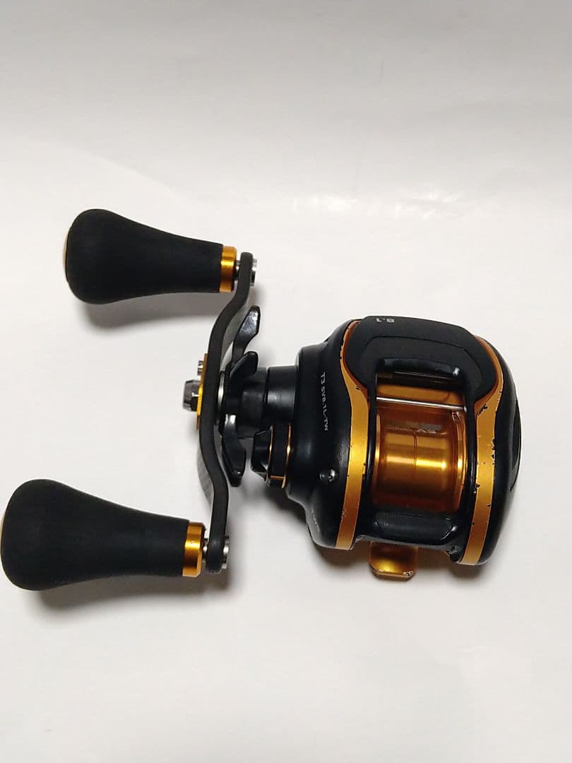 ダイワ T3 SV 8.1L スタジオコンポジット カーボンハンドルカスタム