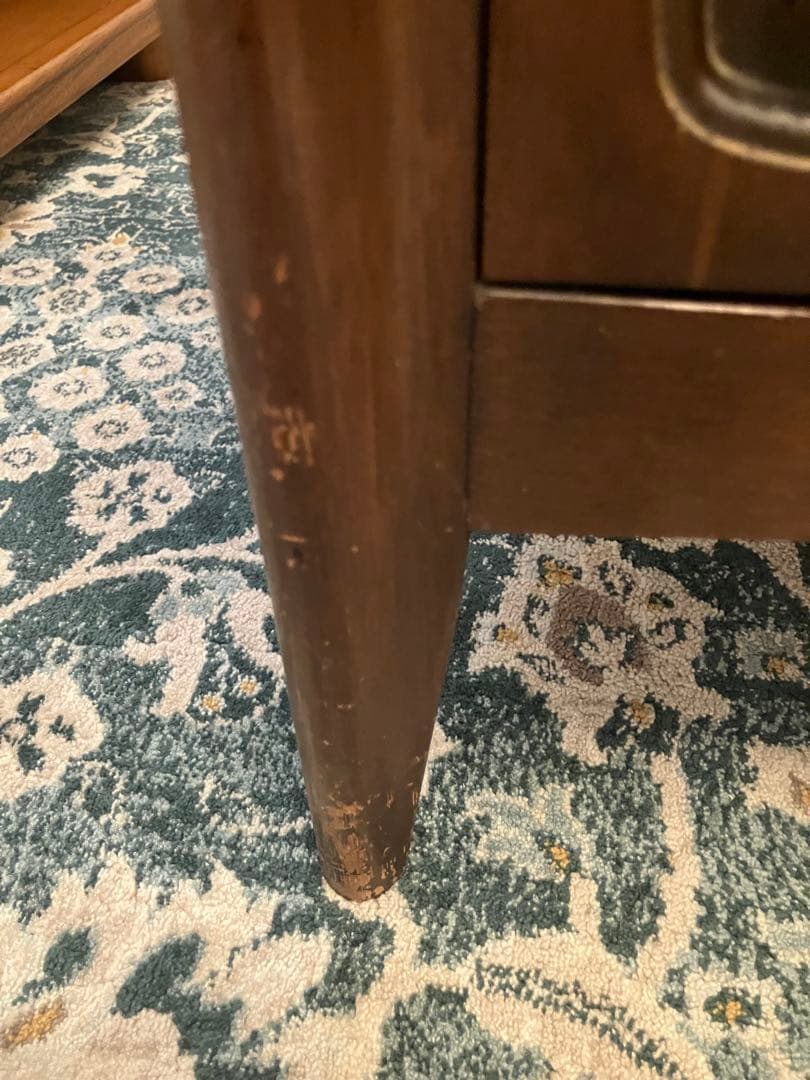 アメリカBROYHILL 社製Emphasisシリーズのビンテージナイトテーブル