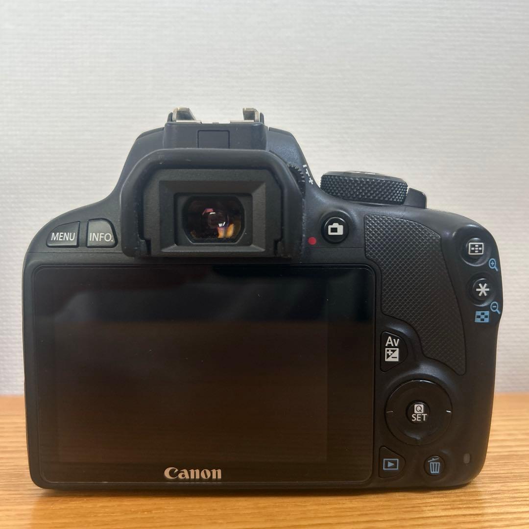 Canon EOS Kiss X7 デジタル一眼レフカメラ　ダブルズームキット