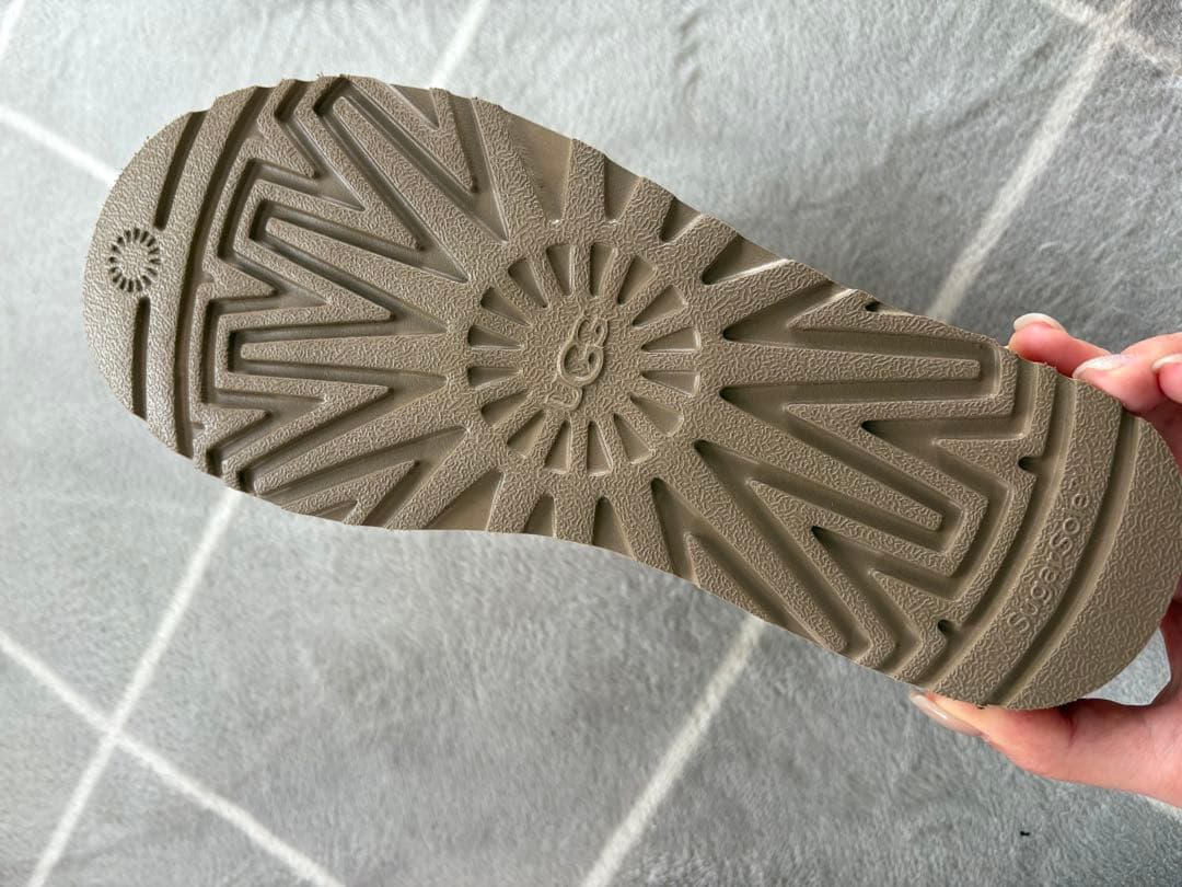 UGG ブラウン クラシック プラットフォーム 厚底 ムートンブーツ