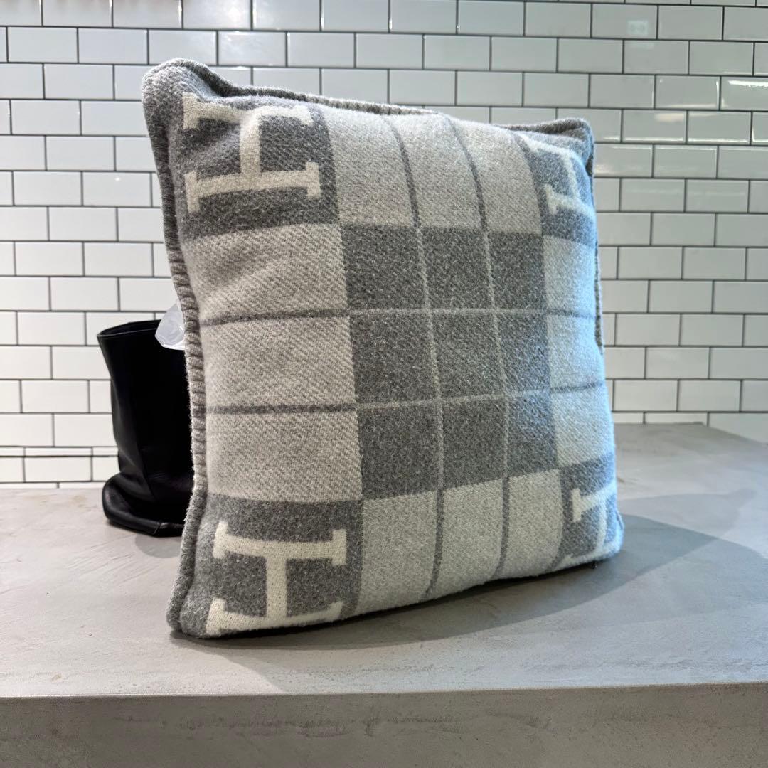 エルメス　アヴァロン pm クッション（グレー）