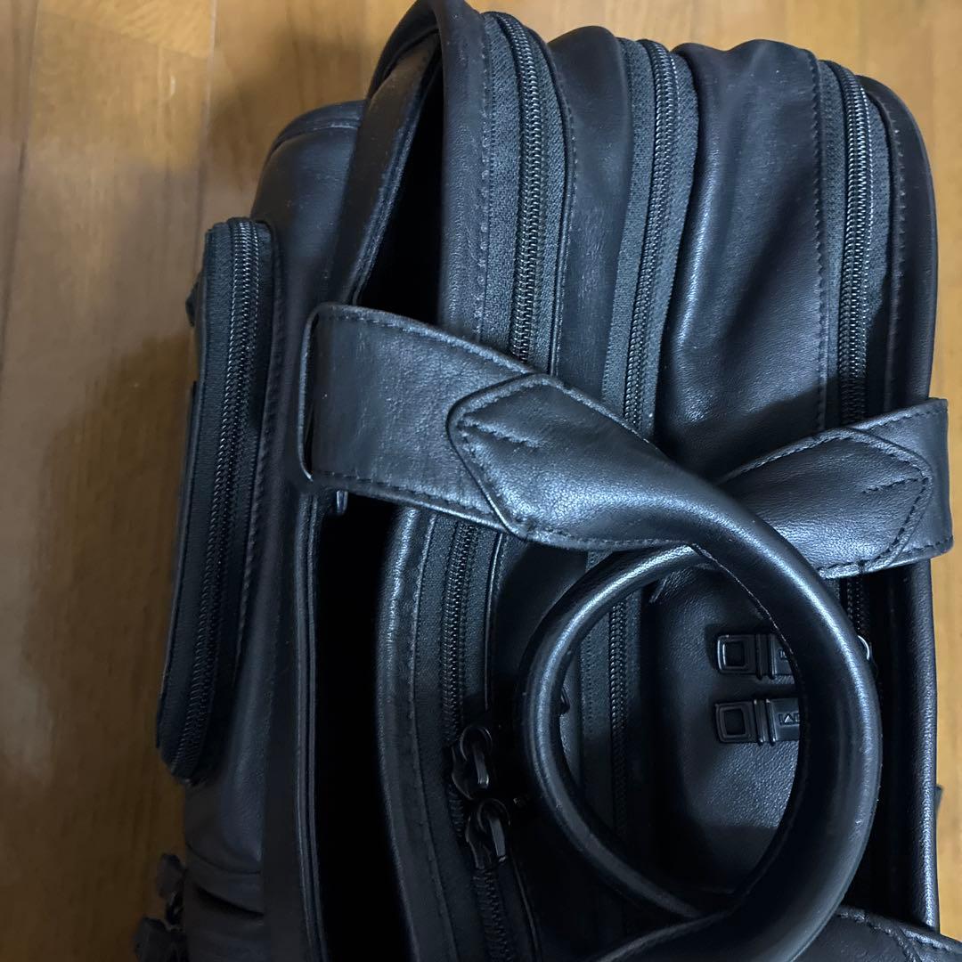 Tumi ブラック レザー ビジネスバッグ
