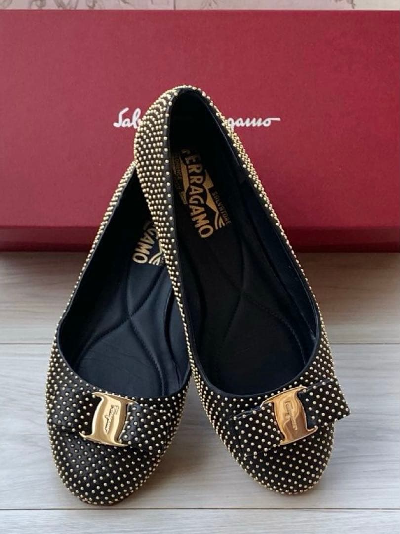 美品⭐︎レア⭐︎フェラガモ ヴァリナ　フラットシューズ　5 1/2 D 裏張り済