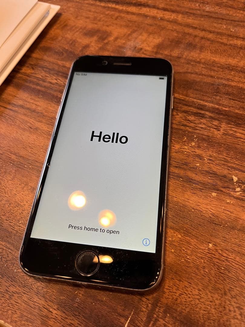 Apple iPhone 6S 64GB ケース　ストラップ付　イヤホン