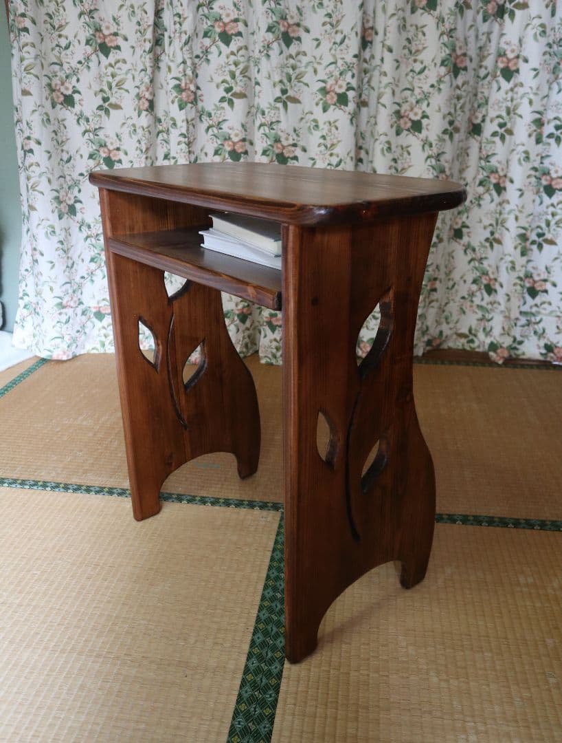 吉野杉の小さな机　手作り　奈良