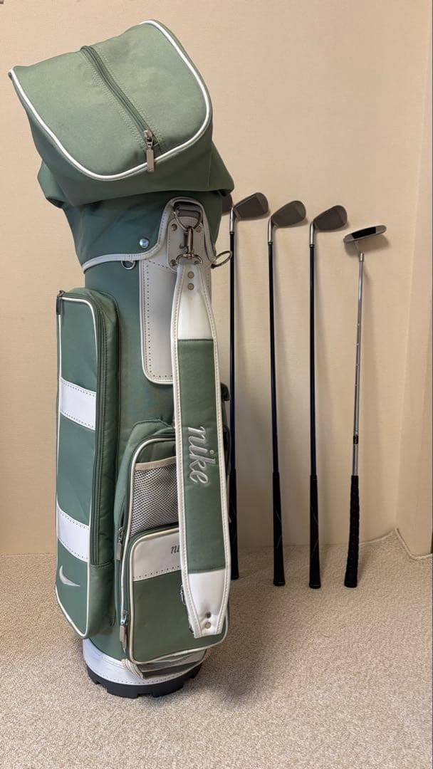 Nike グリーンキャディバッグ　ハーフセット