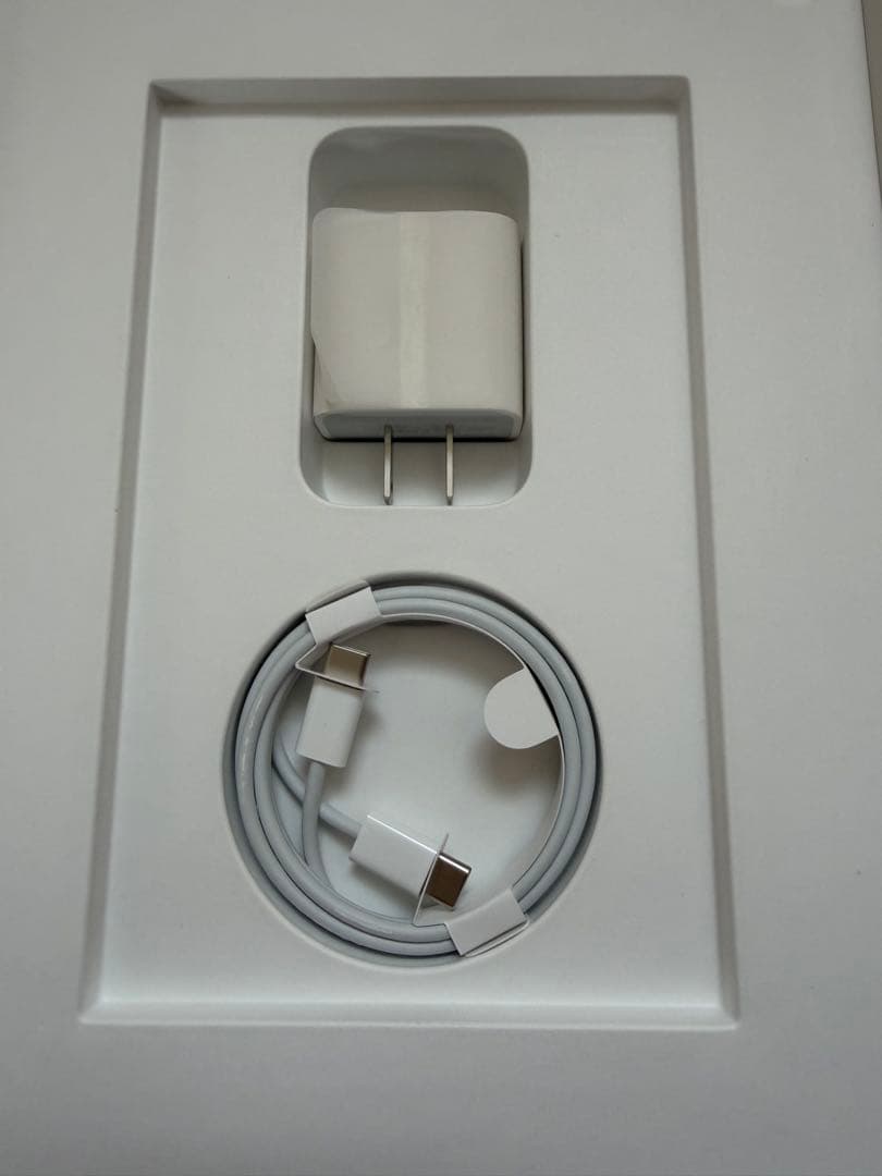 iPadAir第4世代(64G/Wi-Fi)シルバー MYFN2J/A