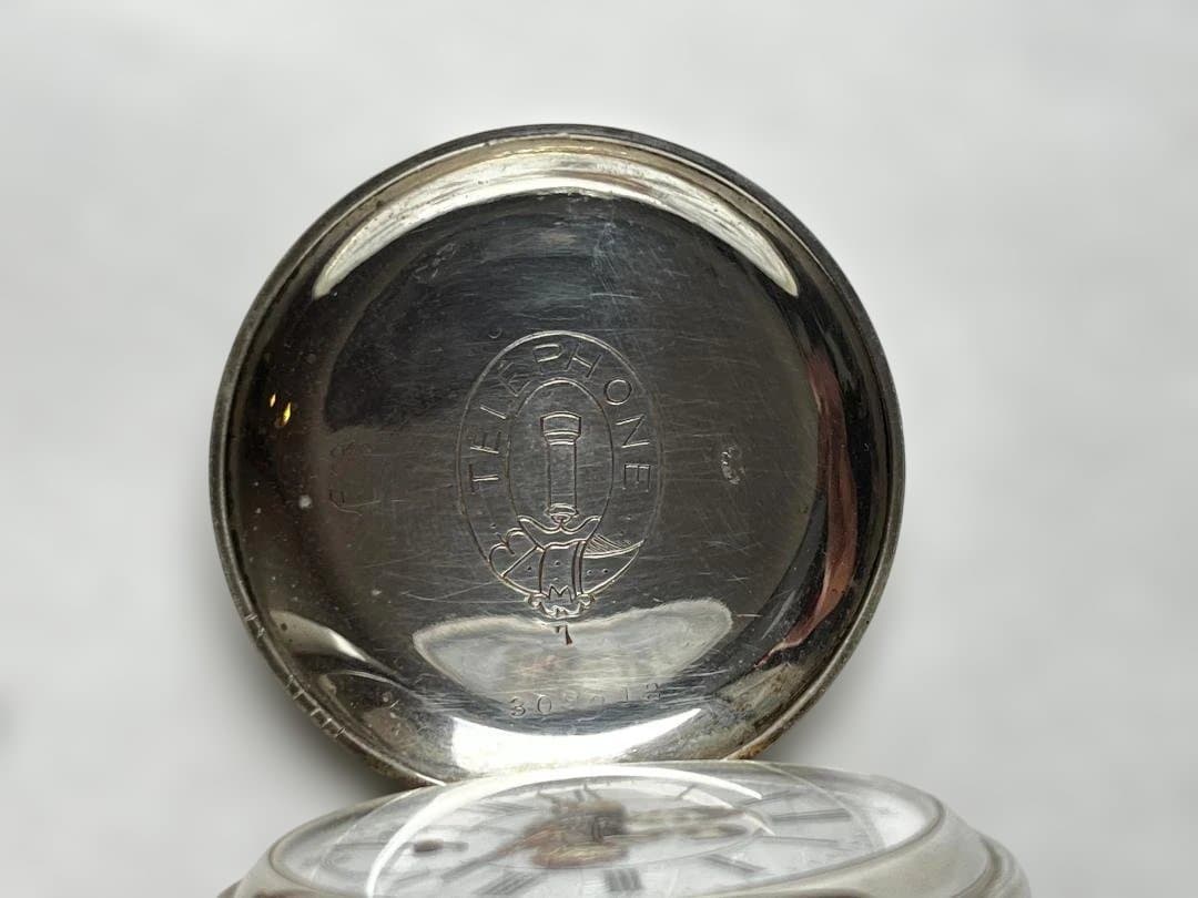 エングレーブ花模様シルバーポケットウォッチ