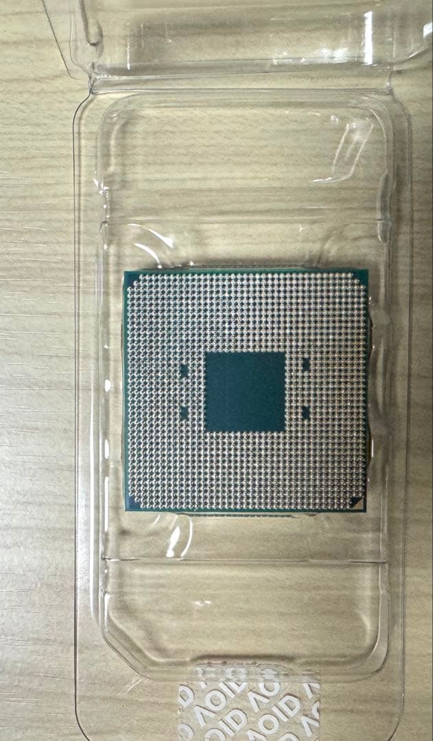 AMD Ryzen 7 3700X (Wraith Prism クーラー付属)