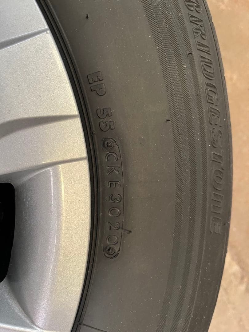 【値下げ‼️新車外し】ハイエース純正タイヤホイールセット