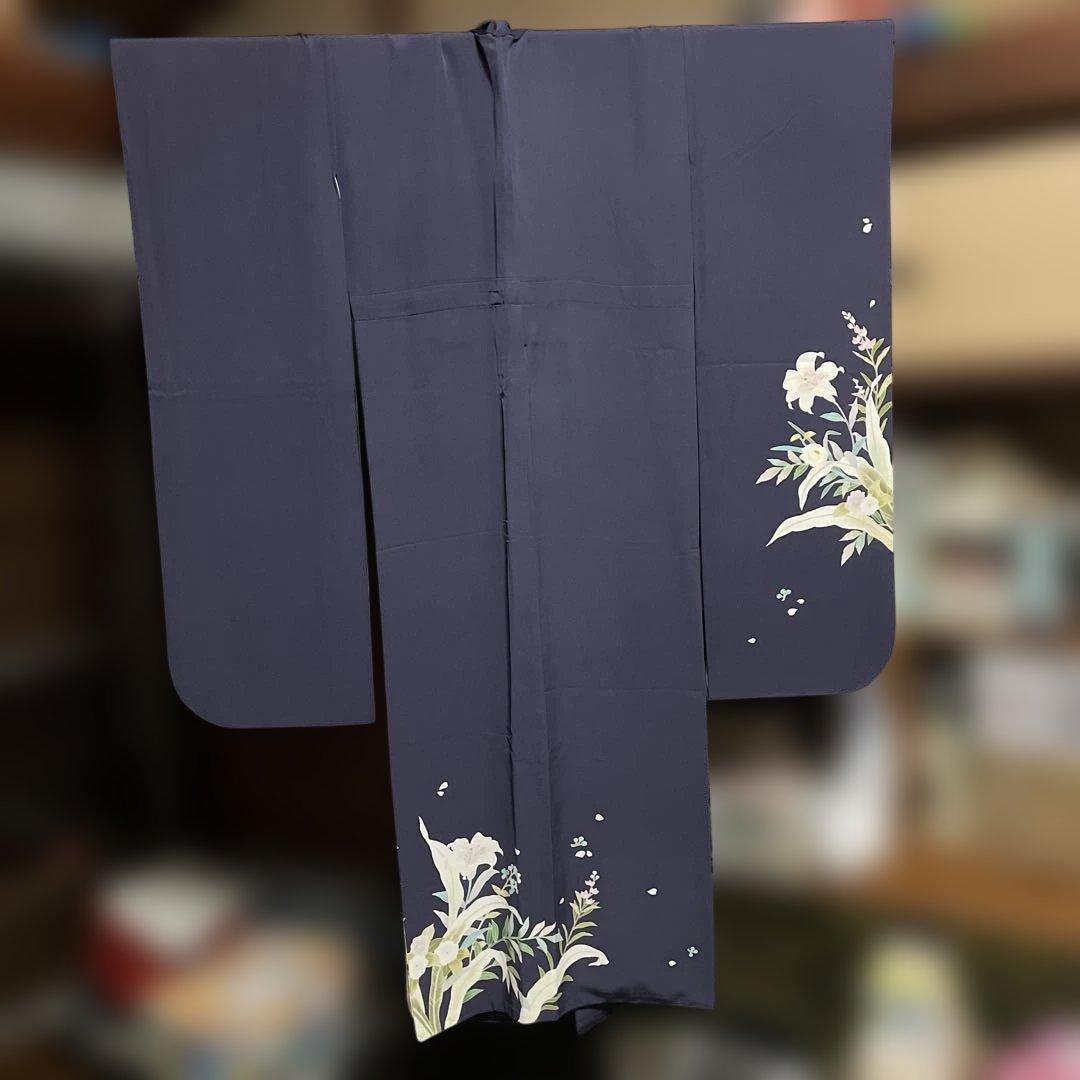 藤色　ユリ花柄 振袖 正絹着物