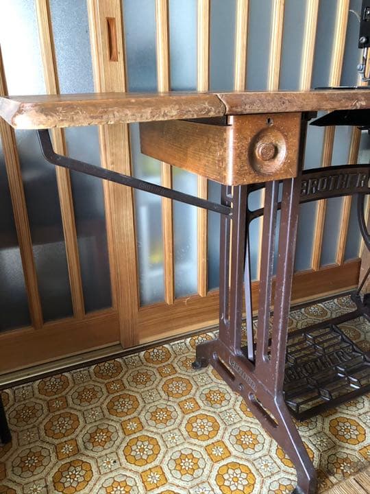 工業用足踏みミシン　ブラザー　： アンティーク