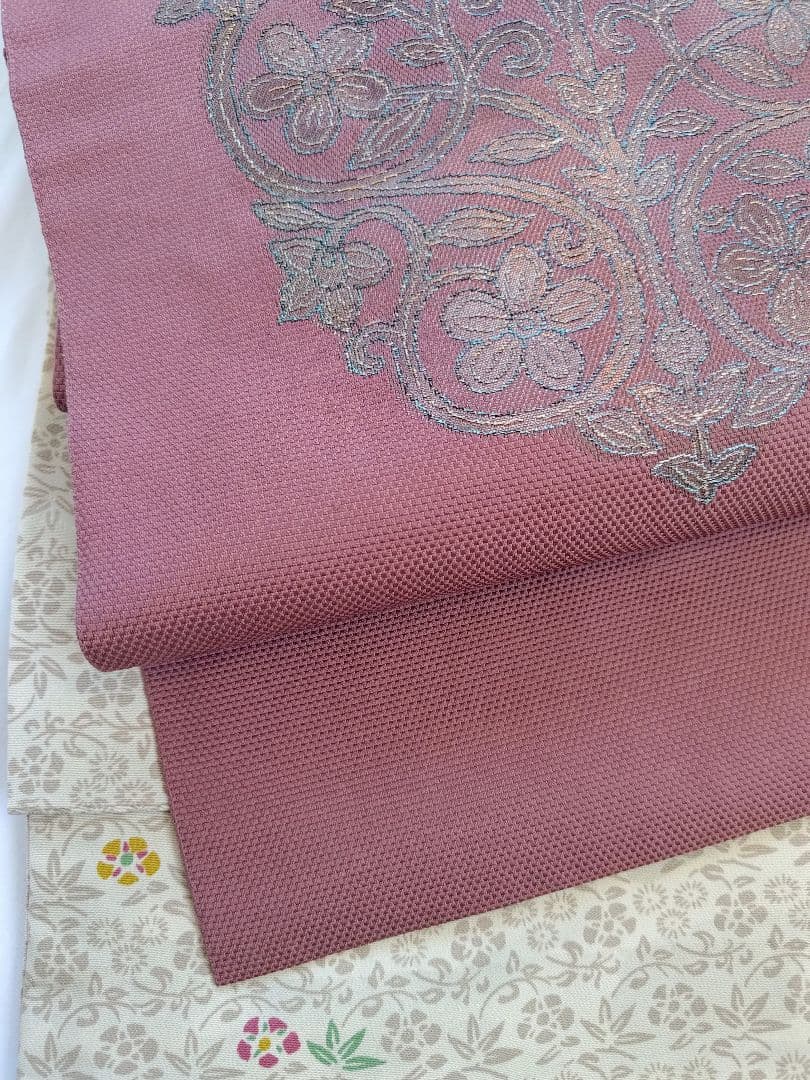 【本日中限定値下】大人名古屋帯くすみピンク草花柄オリエンタル柄刺繍お太鼓柄着物帯