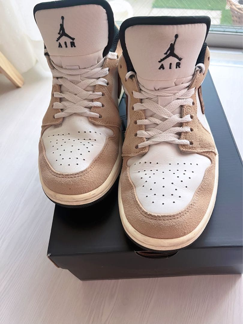 美品NIKE Air Jordan ハイカットシューズ ベージュ/ホワイト25