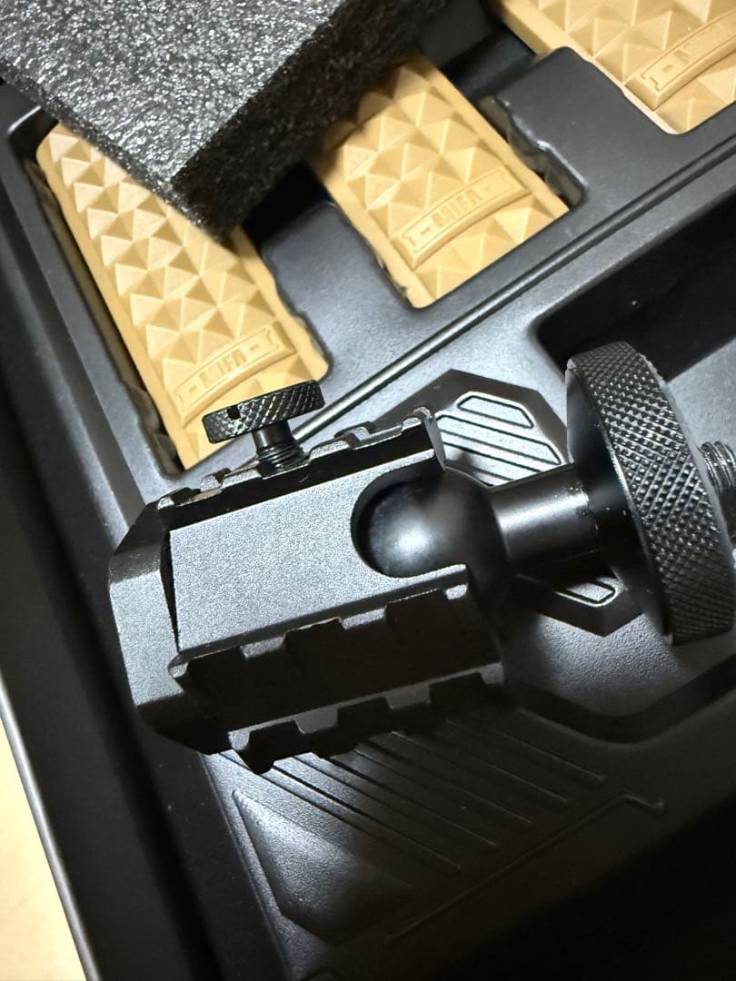 BRUNT MIFA TRINTY タンカラー