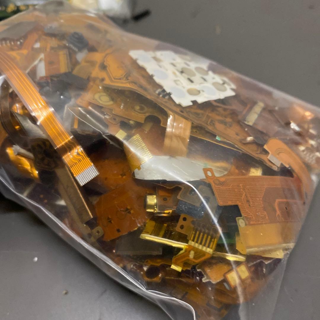 都市鉱山　ガラケー・スマホ・基盤類等