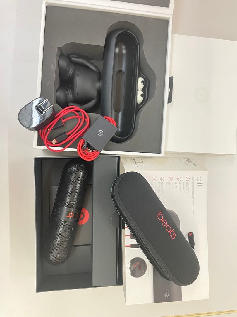 beats pills スピーカー と専用スタンド