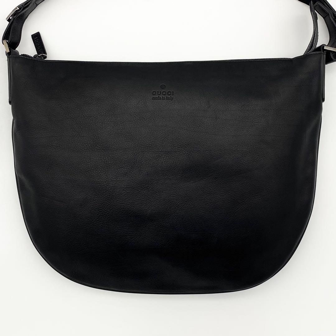 GUCCI ワンショルダーバッグ　ハーフムーン　ホーボー　レザー　黒　ロゴ型押し