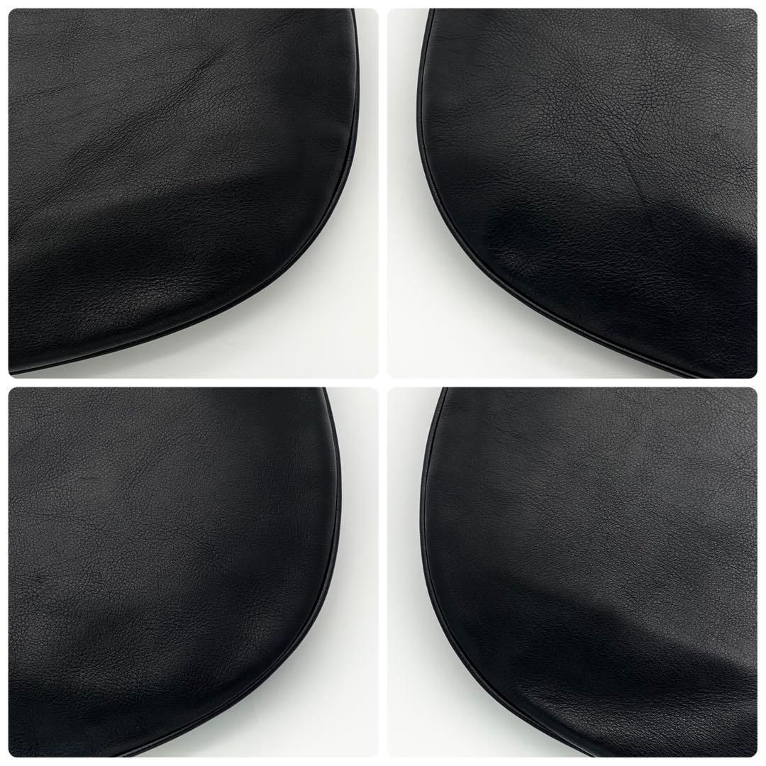 GUCCI ワンショルダーバッグ　ハーフムーン　ホーボー　レザー　黒　ロゴ型押し