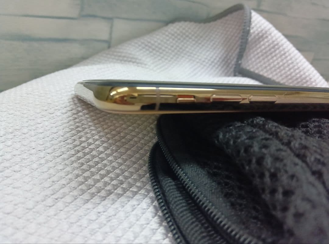 iPhone XS MAX　256GB ゴールド