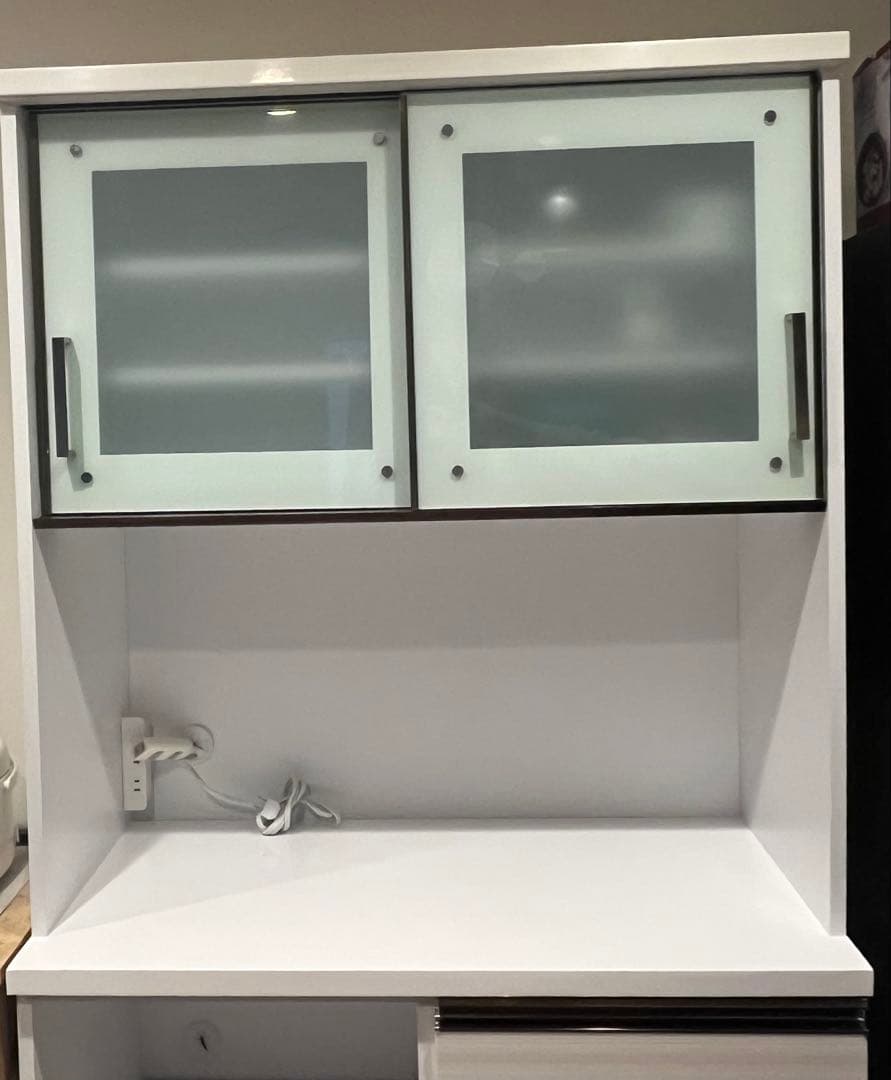 ホワイト食器棚 ガラス扉付き 中型　湯川家具