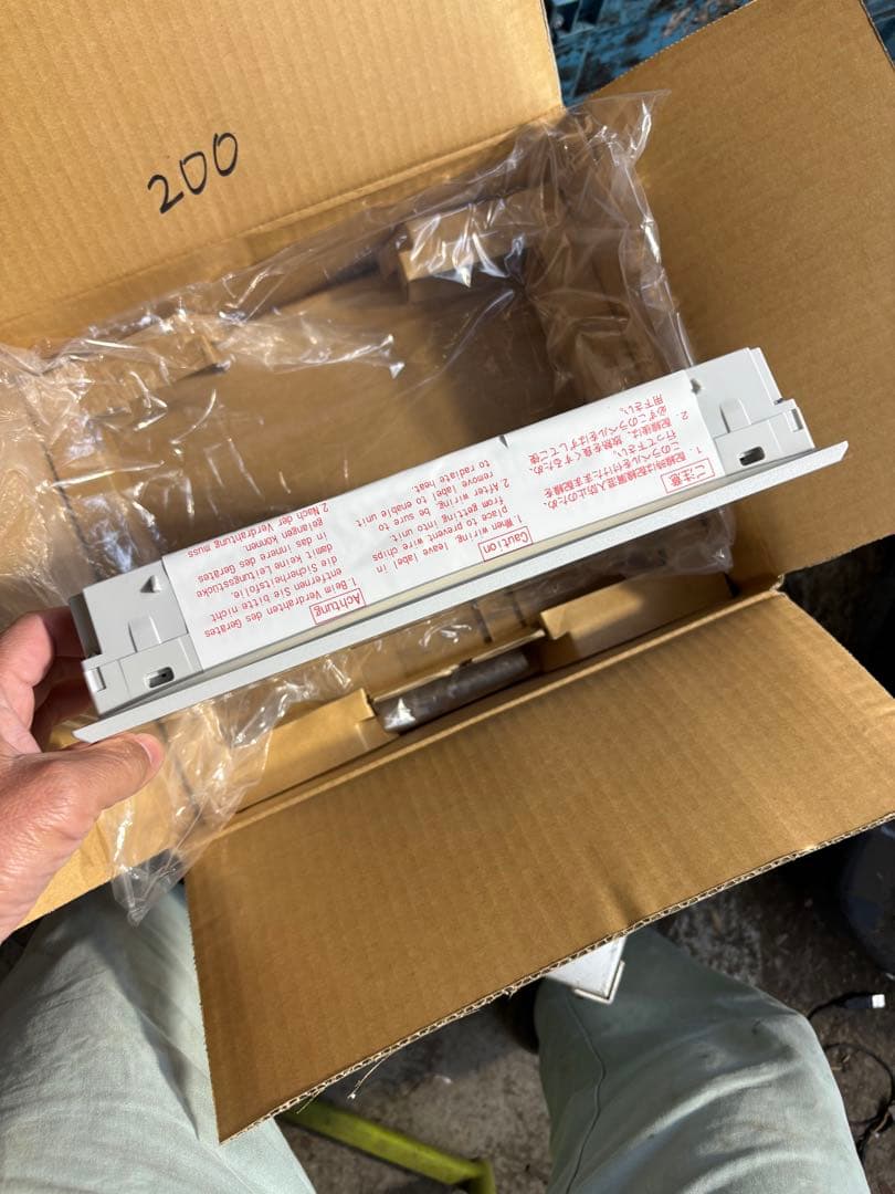 富士電機 タッチパネル V9100iSD新品同様。未使用。長期保管品。動作未確認