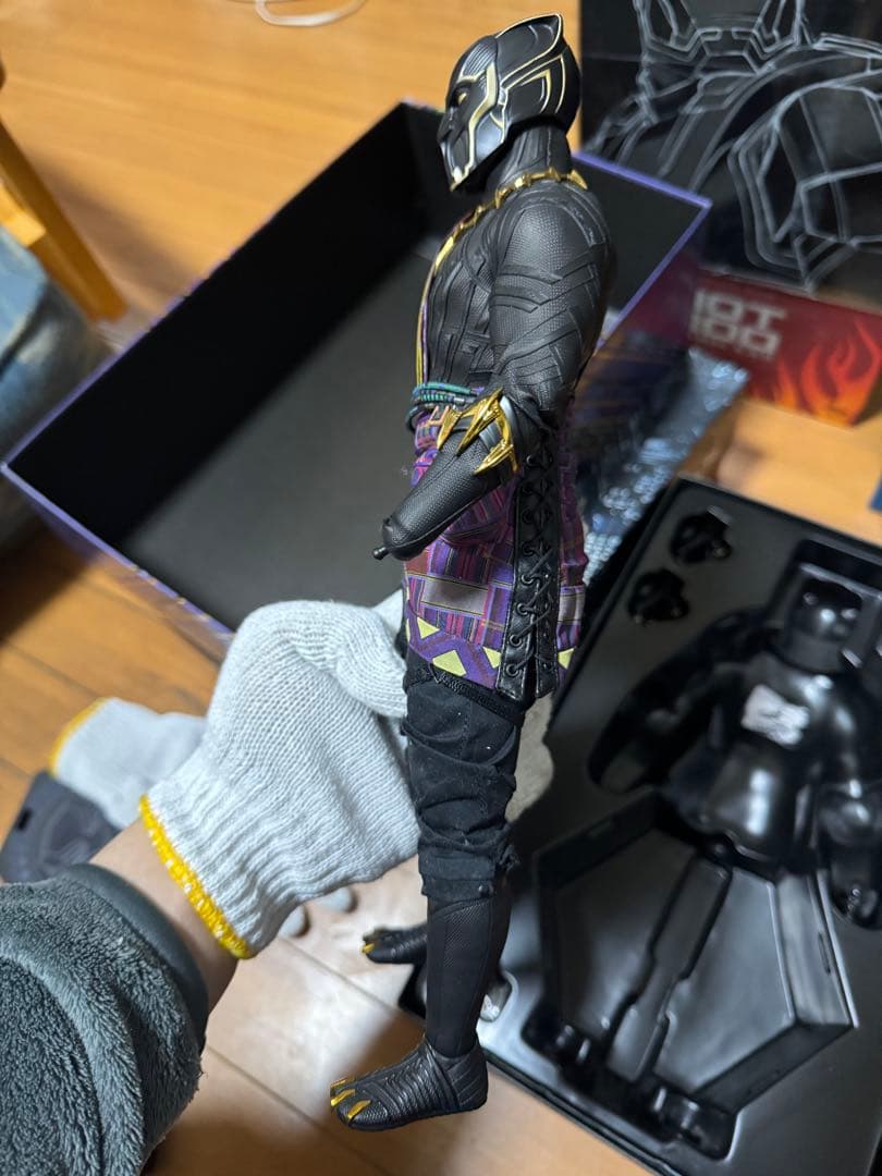 ブラックパンサー　ティチャカ　ホットトイズ