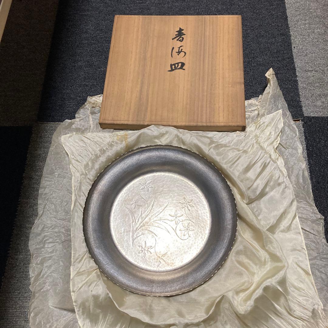 銀製　花柄食器皿　木箱付き　純銀服部製　327g