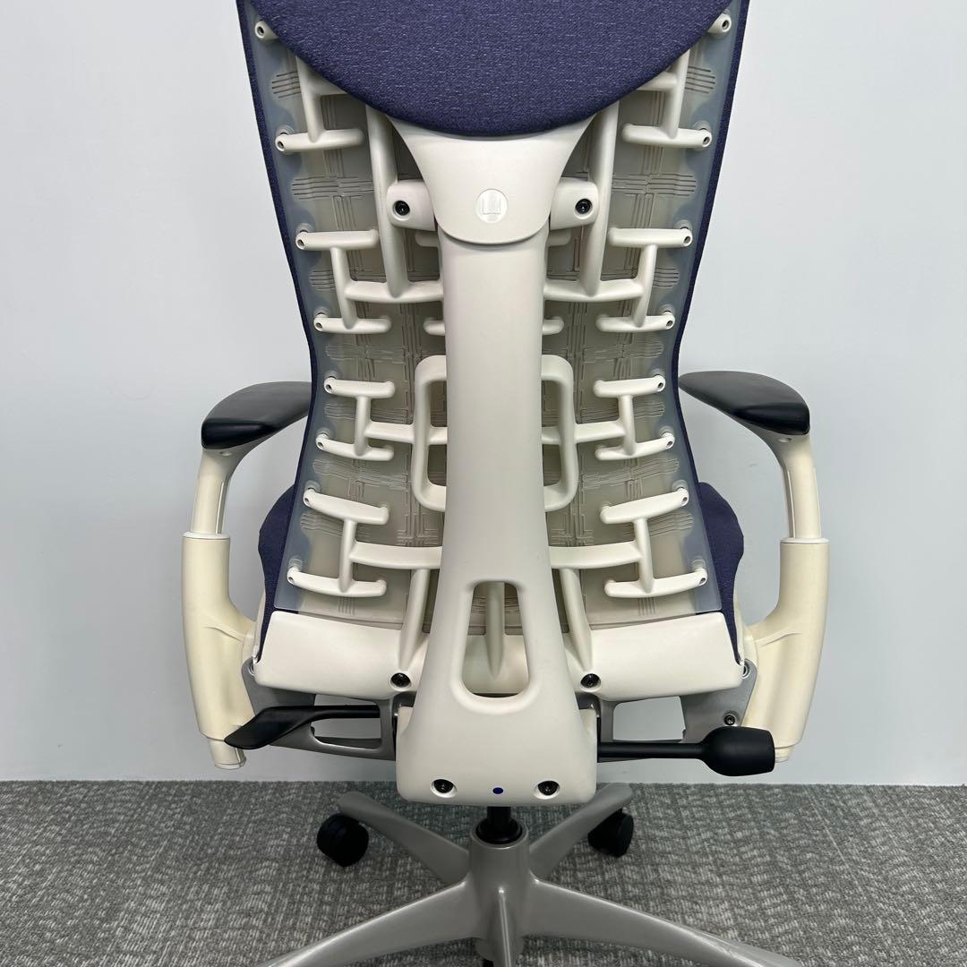 E. エンボディチェア 最高級 ハーマンミラー ホワイト Embody