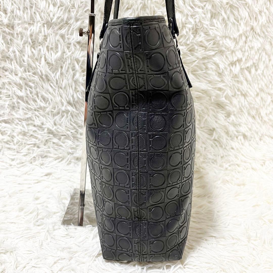 Salvatore Ferragamo ショルダーバッグ トート　ガンチーニ　黒