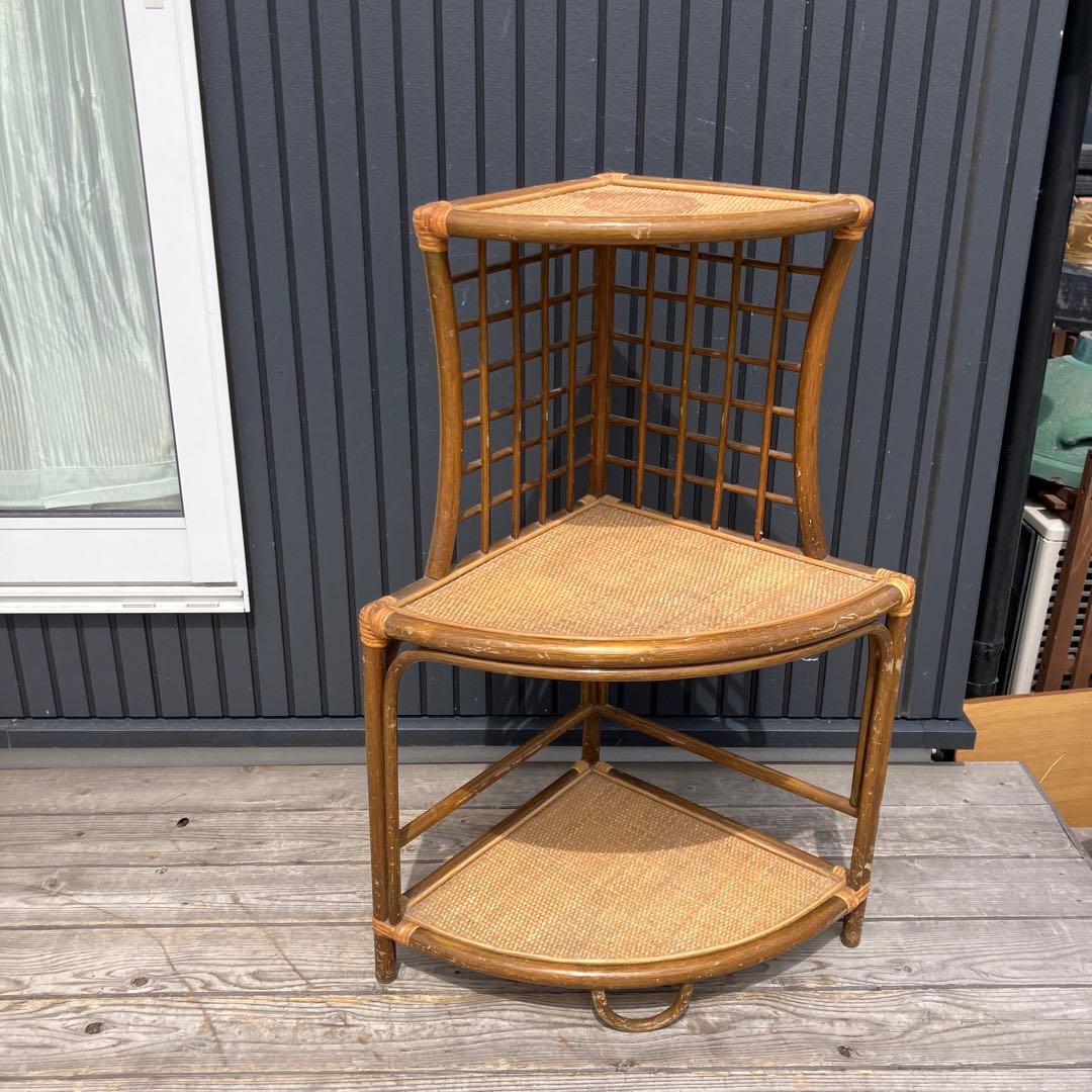 昭和レトロ 3段ラタンシェルフ 扇型コーナーラック 飾り棚 ディスプレイラック