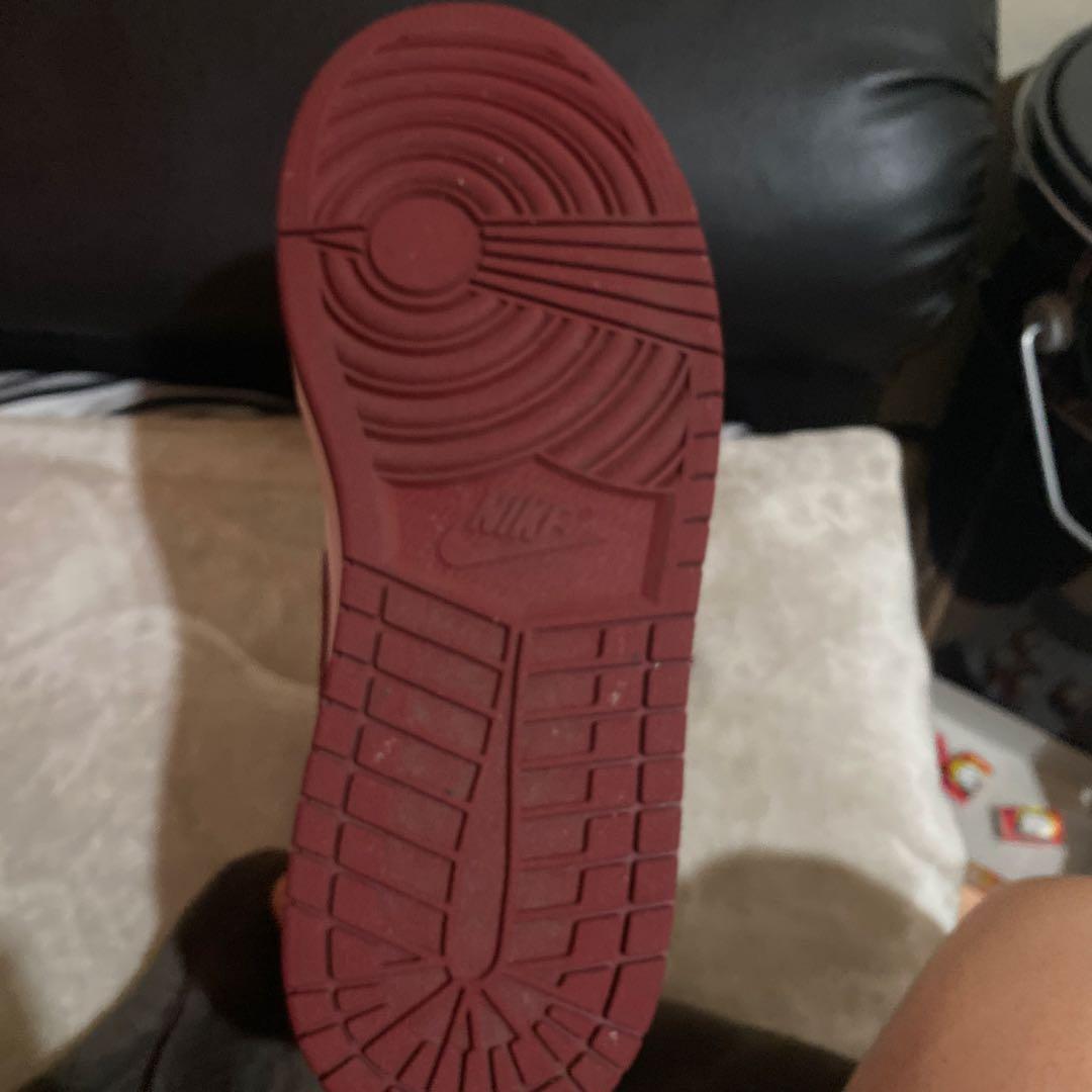 NIKE ジョーダン1 レッド スニーカー　レトロハイ