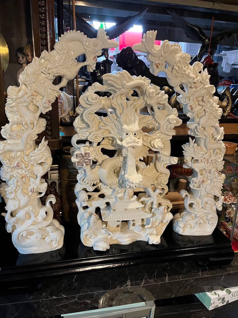象牙風中国縁起置物、象牙風龍、中国繊細彫刻、中国天龍縁起置物、龍鯉城置物