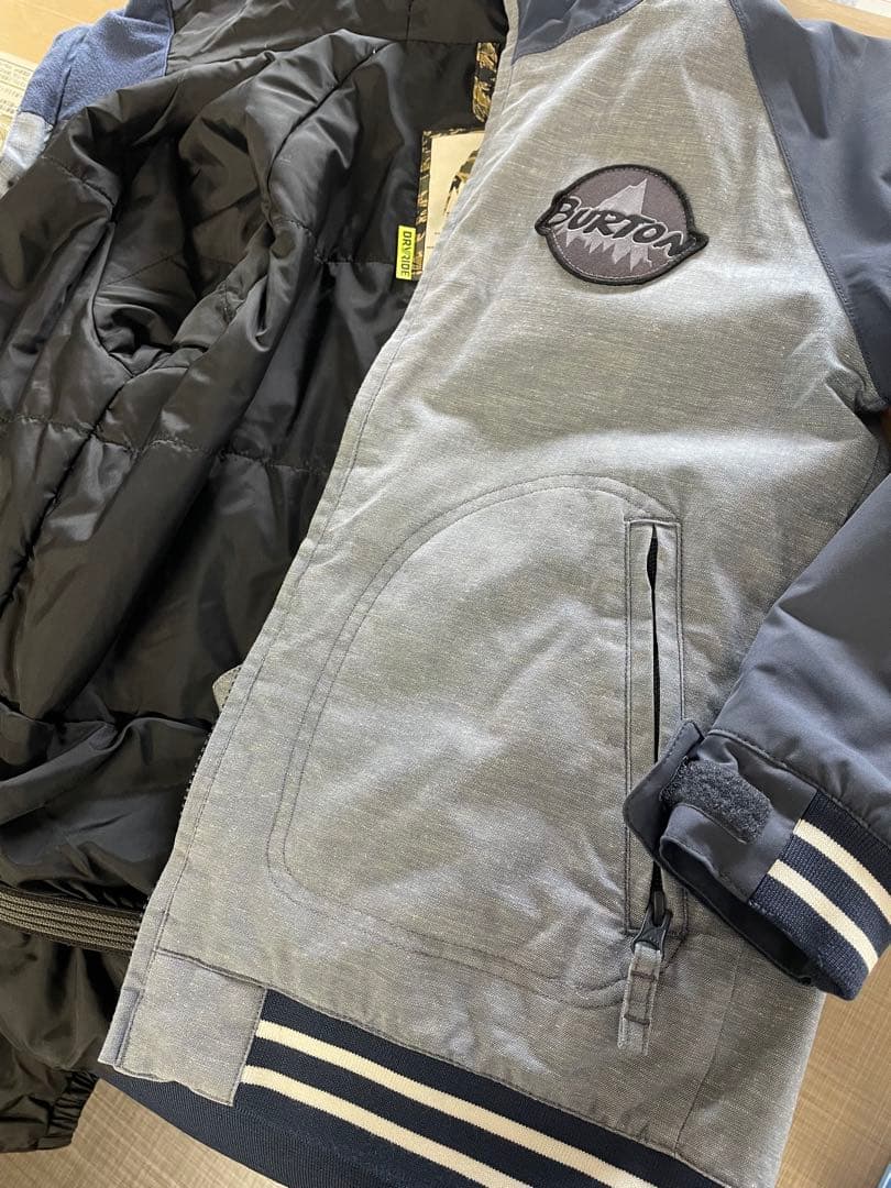 Burton 子ども用スノーボードウェア上下セットSサイズ