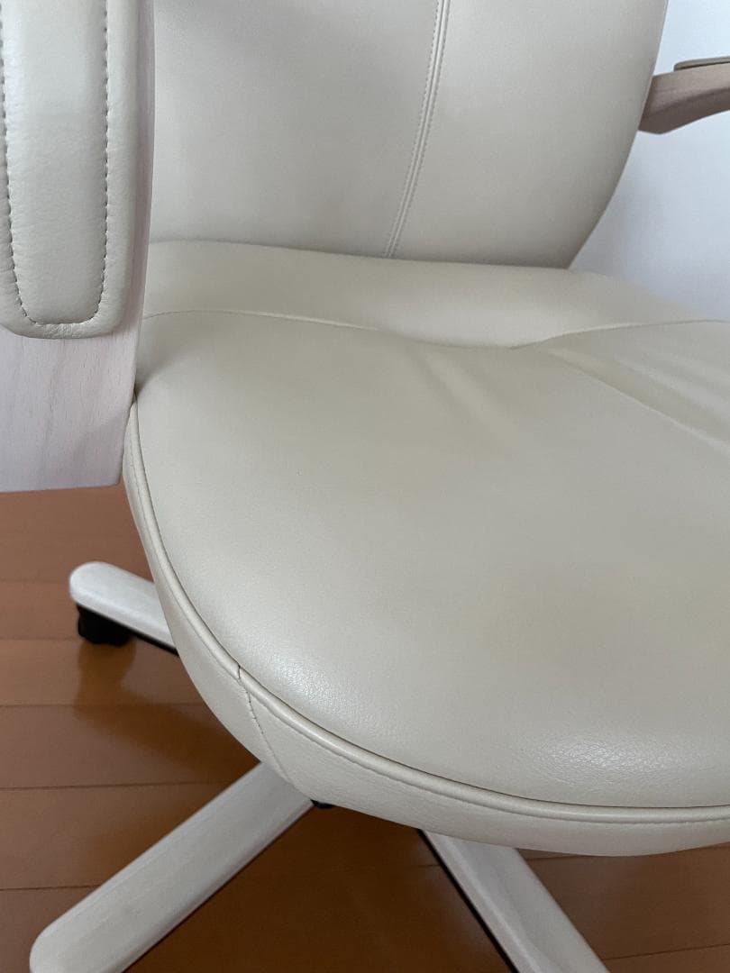 カリモク　デスクチェア　オフィスチェア　レザーチェア　定価21万円　本革　高級