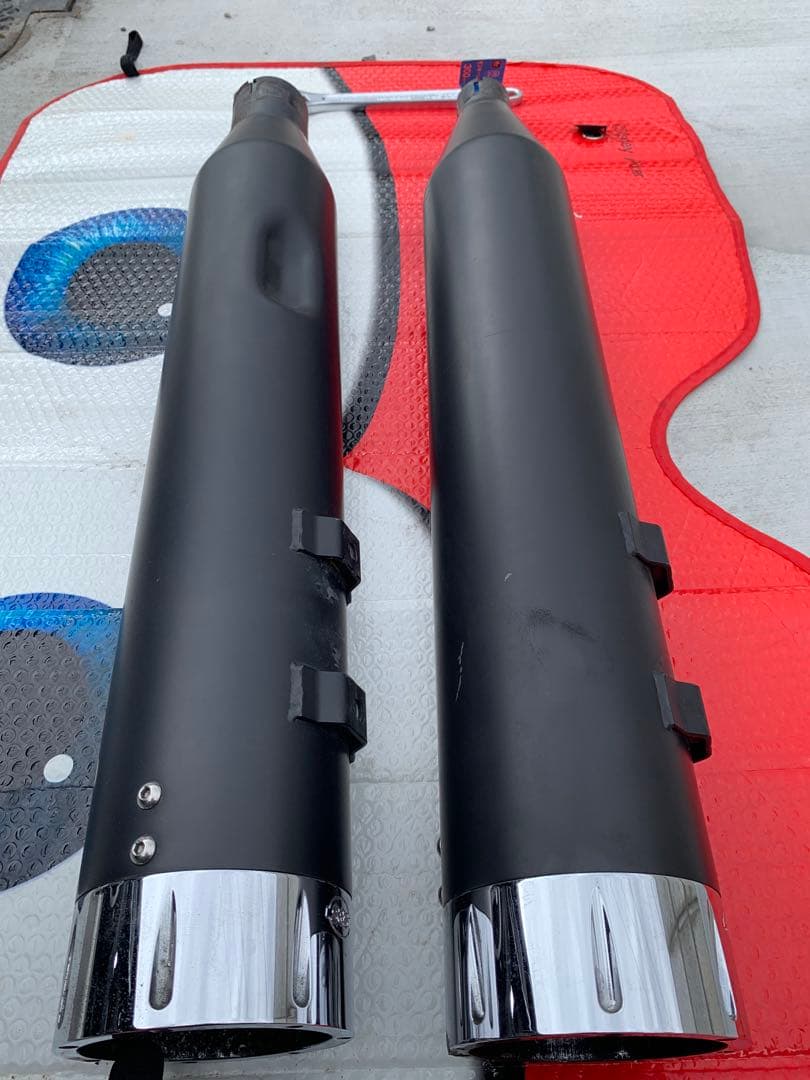 ハーレー ツーリング　マフラー