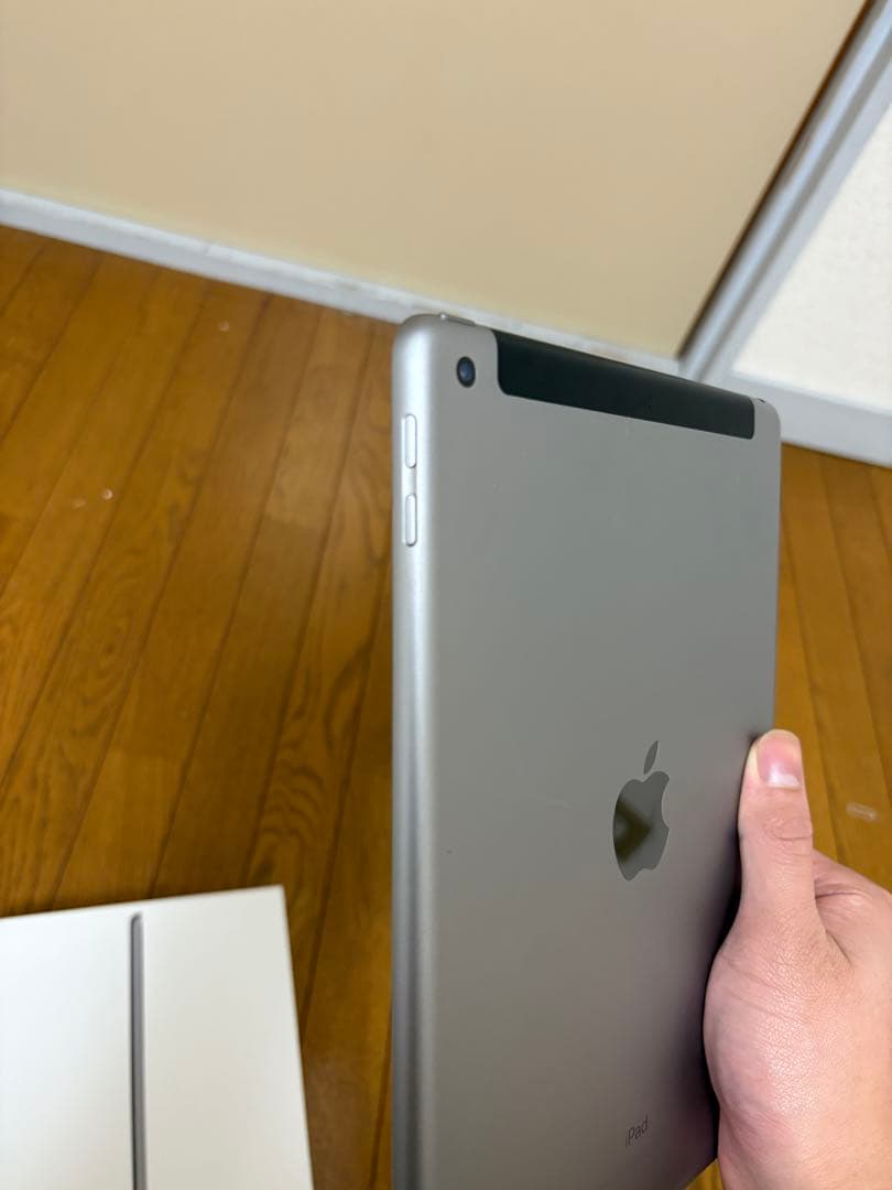 Apple iPad (第5世代) 128GB バテッリ容量95%