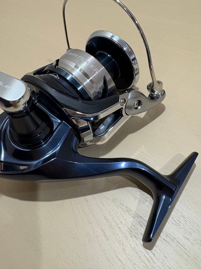 ツインパワー SW 8000HG 替えスプール リールガード付き