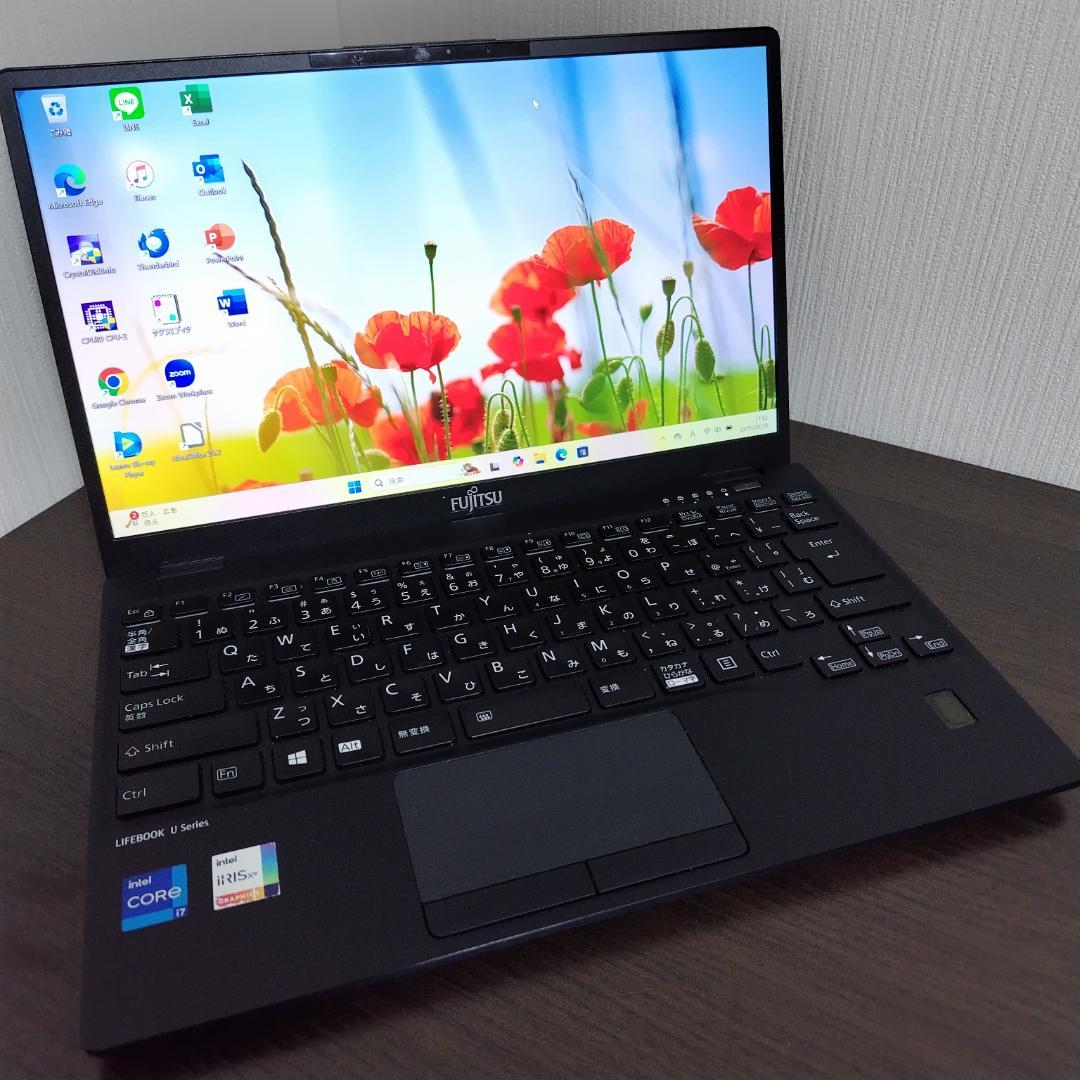 【第１１世代Corei7薄型モバイル】富士通／U9311F／16GB／512GB