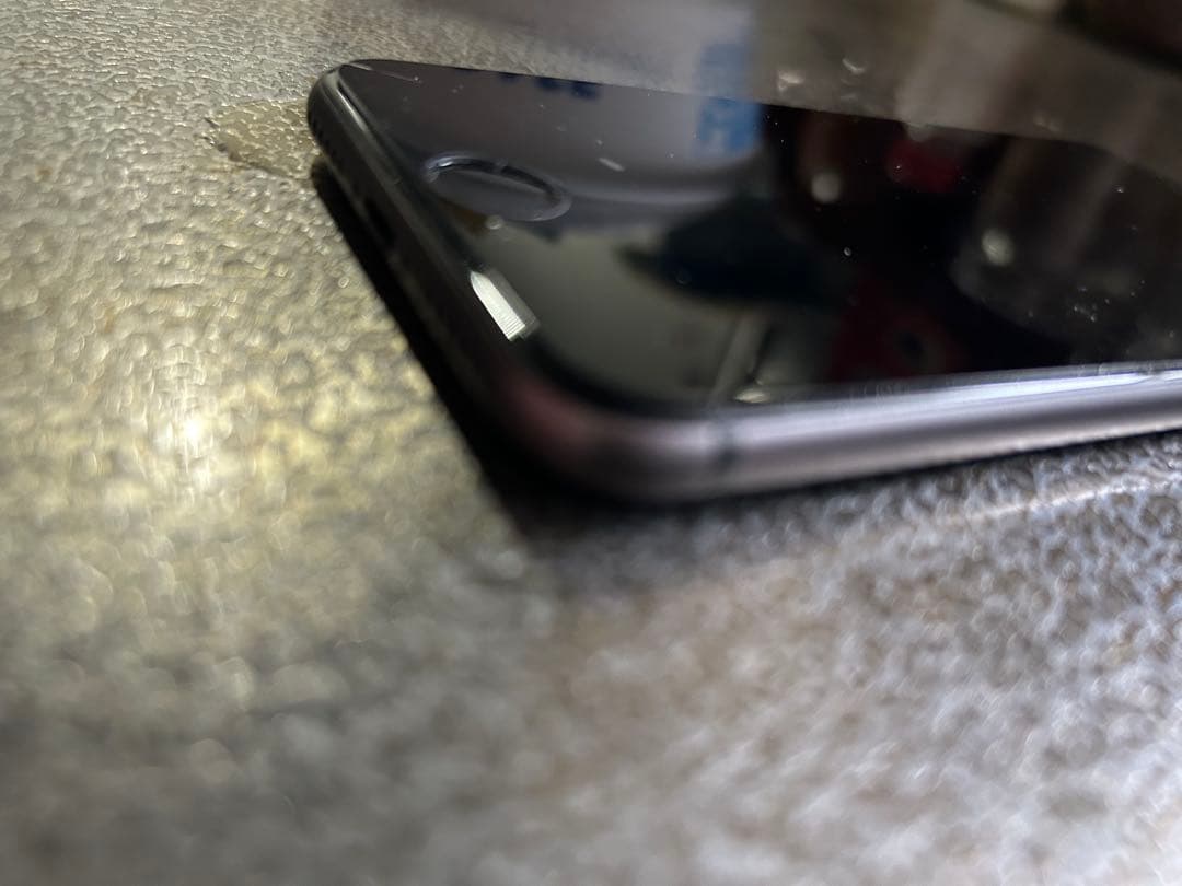 iPhone ブラック 初期設定中　64GB