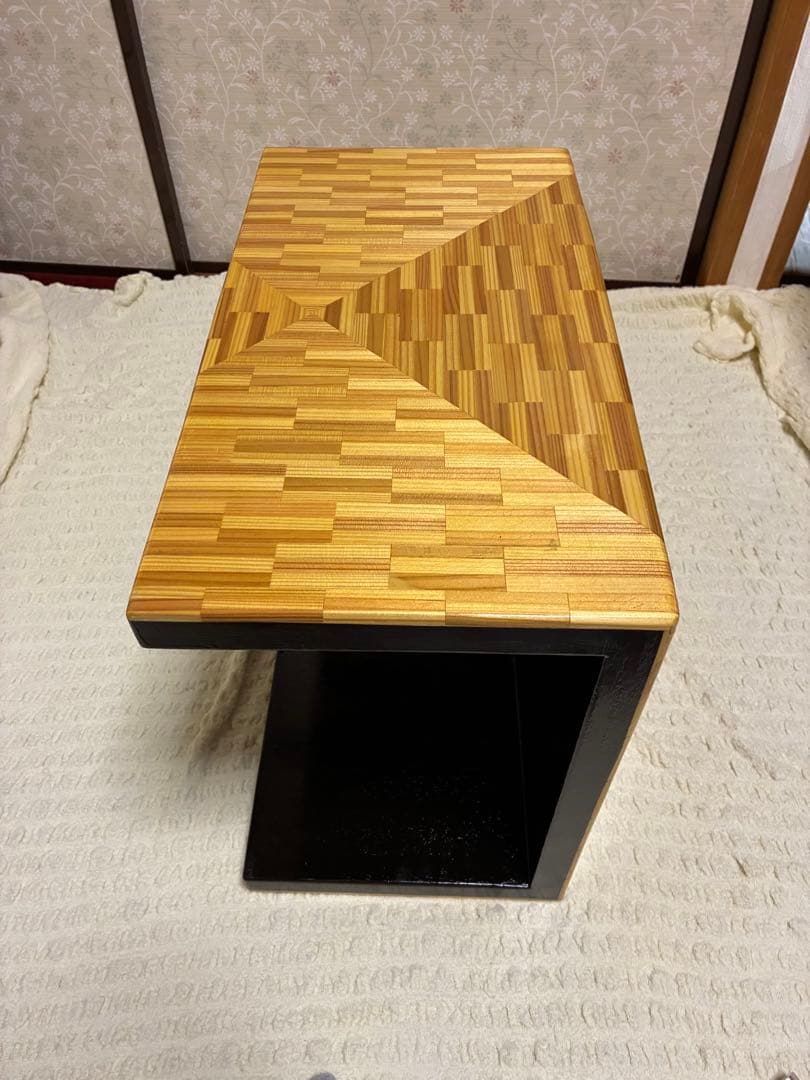 は*ね様 テーブルに。コの字にしてサイドテーブルに。