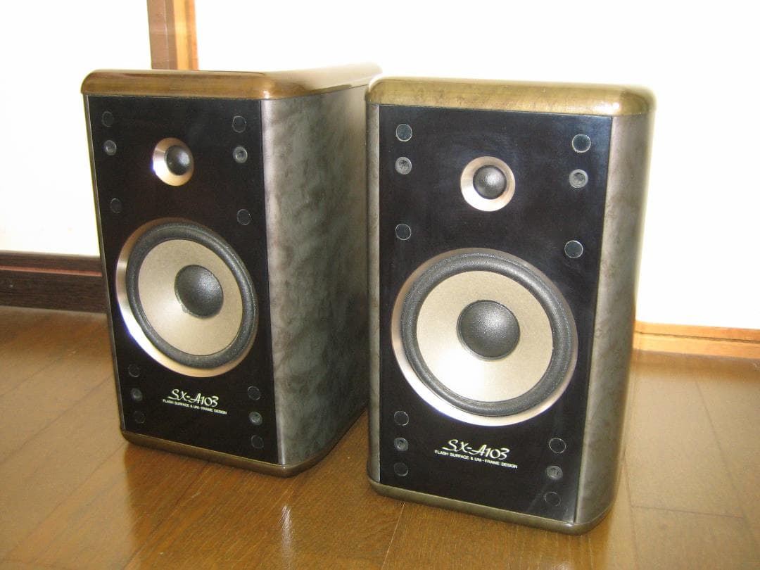 値下げ。コンパクト、上品、高級感のあるスピーカー、ビクター　SX-A103
