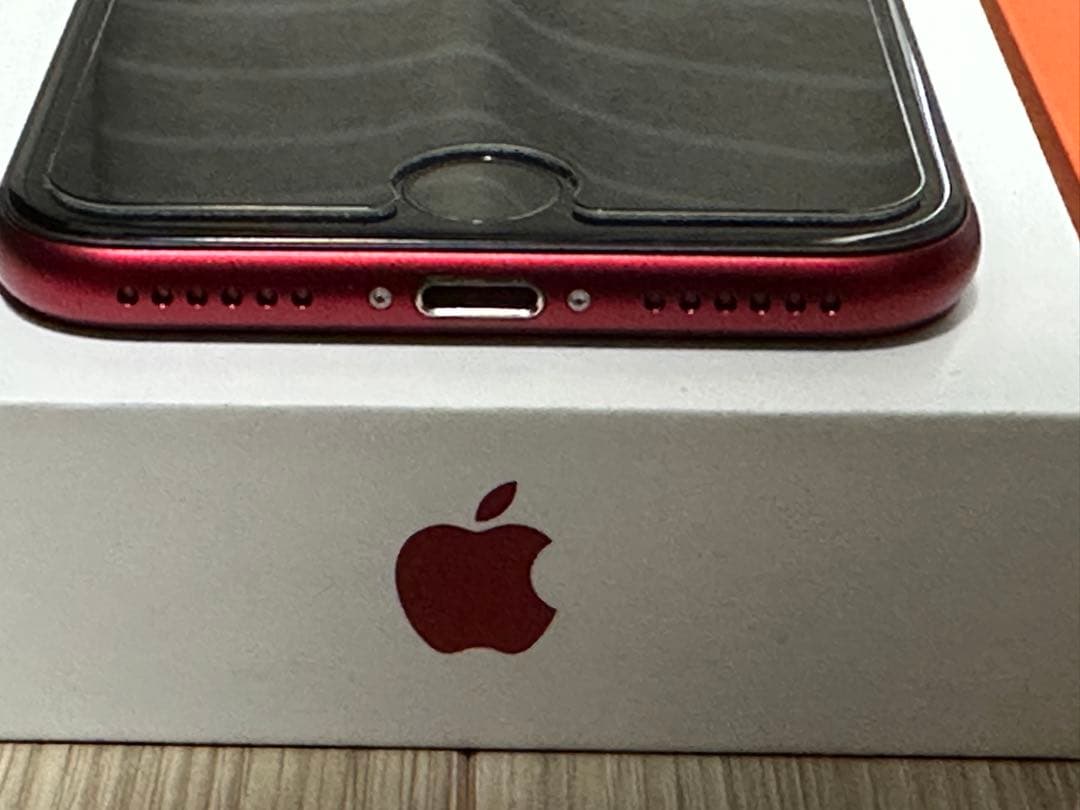 iPhone SE（第3世代）レッド 64GB SIMフリー