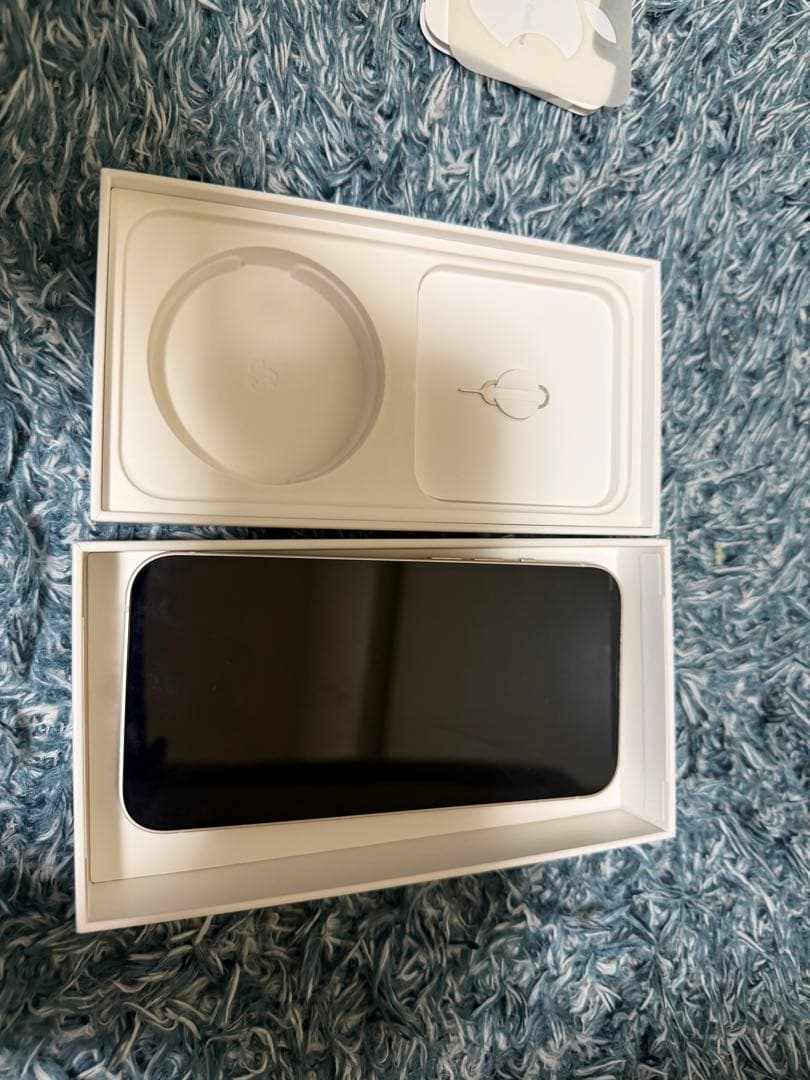 iPhone 13 スターライト　128