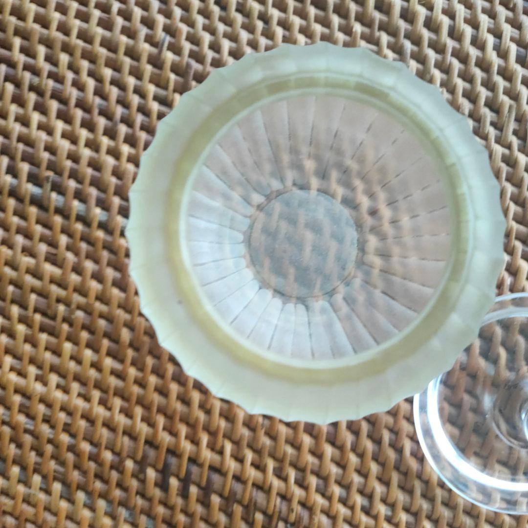 可愛いガラスの入れ物