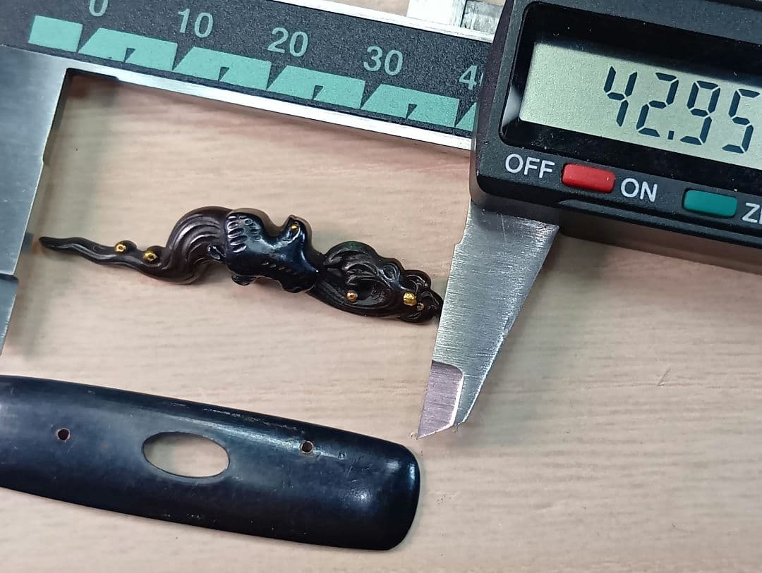 煙草入れ／波千鳥前金具